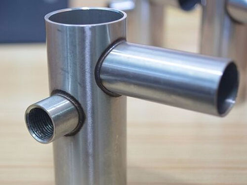 宏碩偉業(yè)鋼鐵激光自動焊接